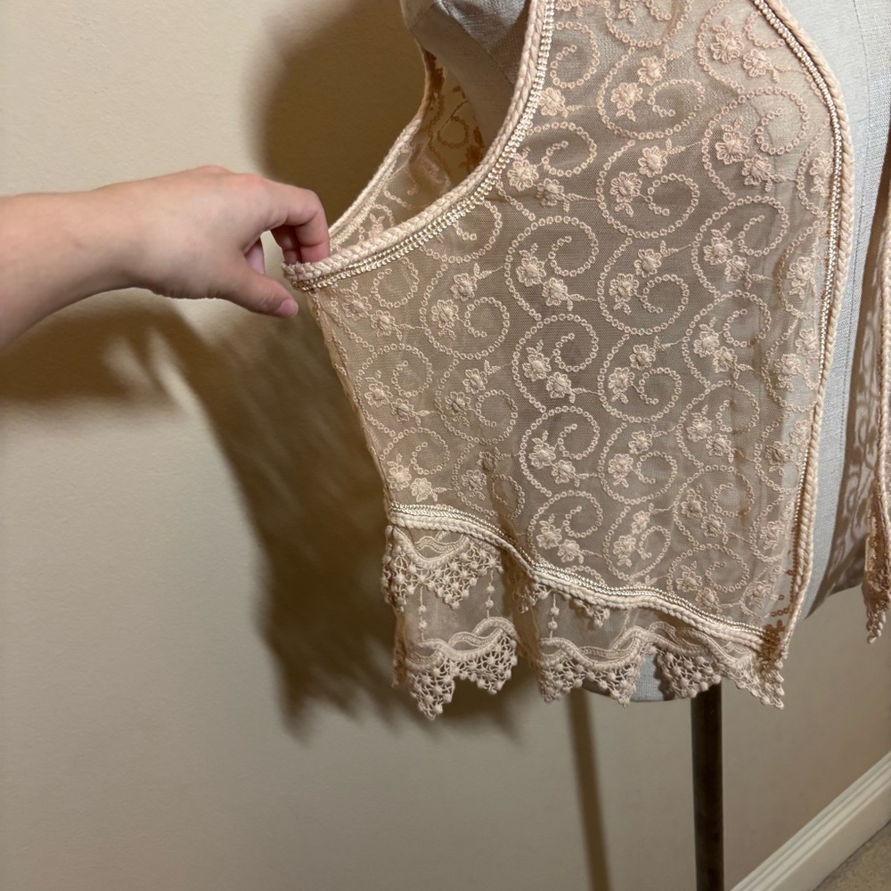 Chico's L/XL 30th anniversary charlotte detailed Lace Embroidered Vest tank - Picture 2 of 6